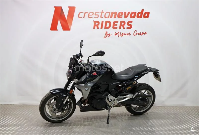 BMW F 900 R – Vista 4