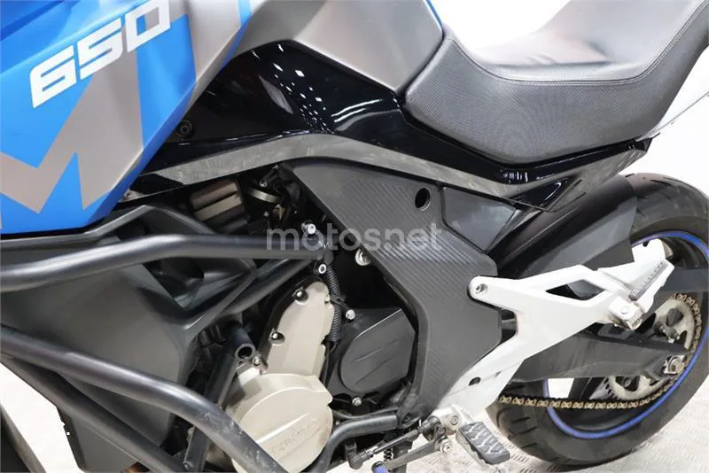 CFMOTO 650MT – Vista 13