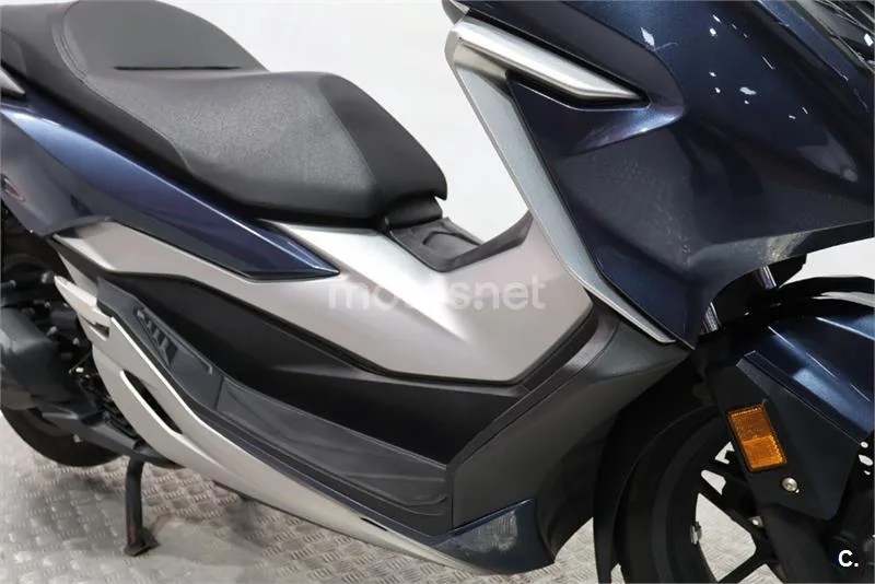 Honda Forza – Vista 12