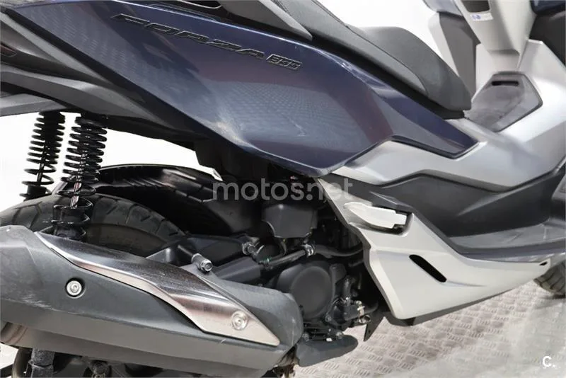 Honda Forza – Vista 15
