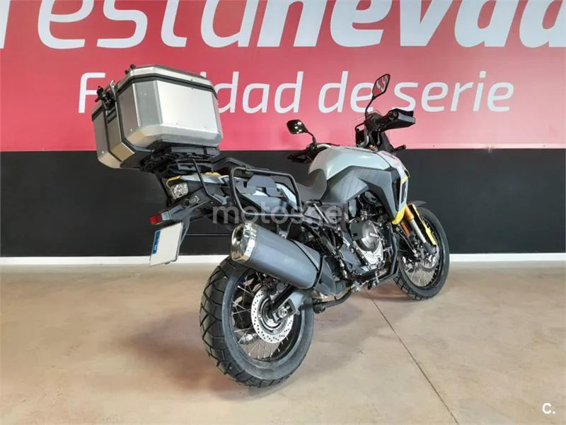 Suzuki V-Strom 800 – Vista 11