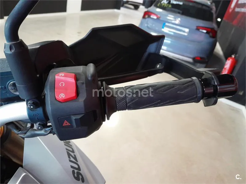 Suzuki V-Strom 800 – Vista 9