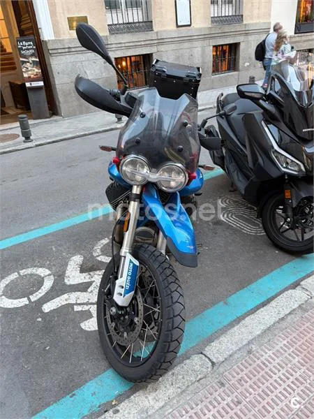 Moto Guzzi V 85 TT – Vista 4