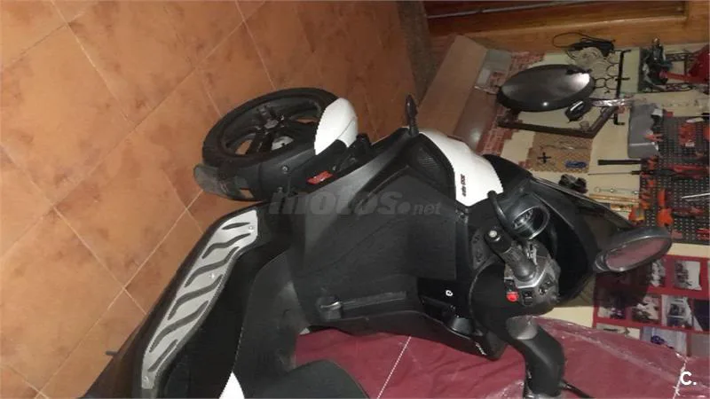 Piaggio MP3 – Vista 3