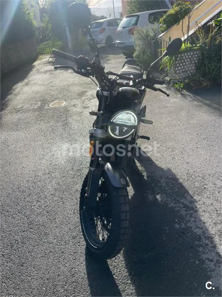 Husqvarna Svartpilen 125 – Vista 3