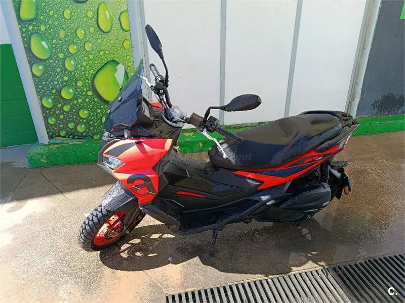 Aprilia SR GT 200 – Vista 3