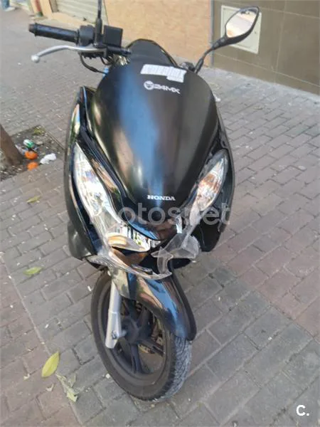 Honda PCX 125 – Vista 4