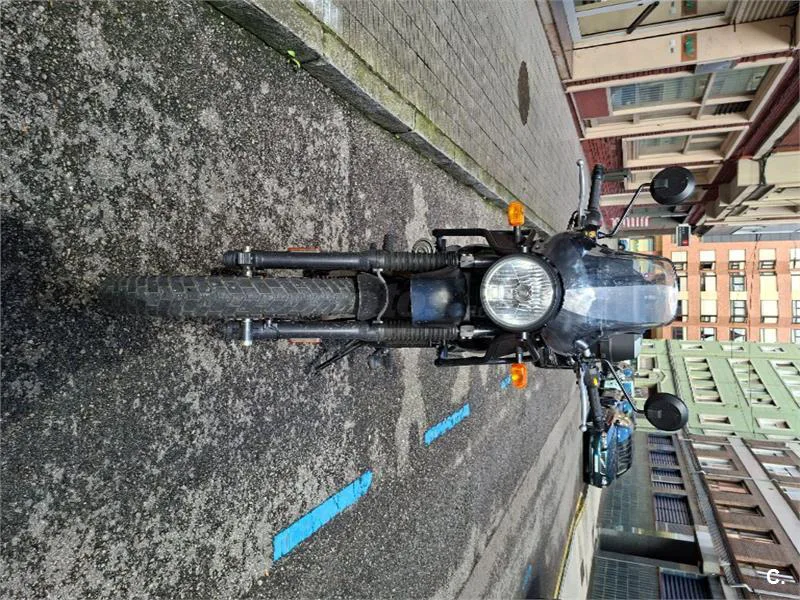 Royal Enfield Himalayan 410 – Vista 3