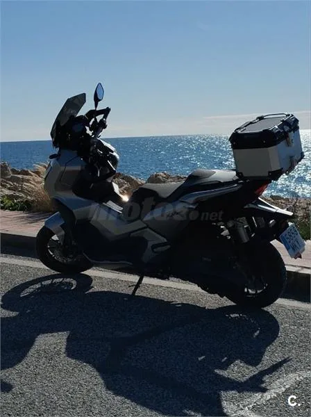 Honda ADV 350 – Vista 3