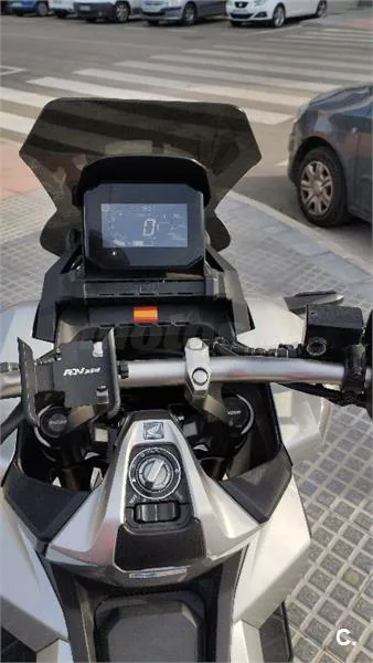 Honda ADV 350 – Vista 5