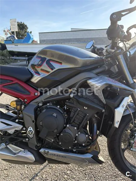 Triumph Street Triple 765 – Vista 3
