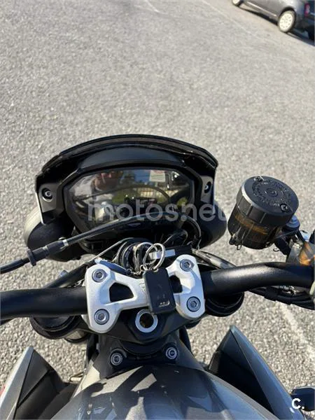 Triumph Street Triple 765 – Vista 7