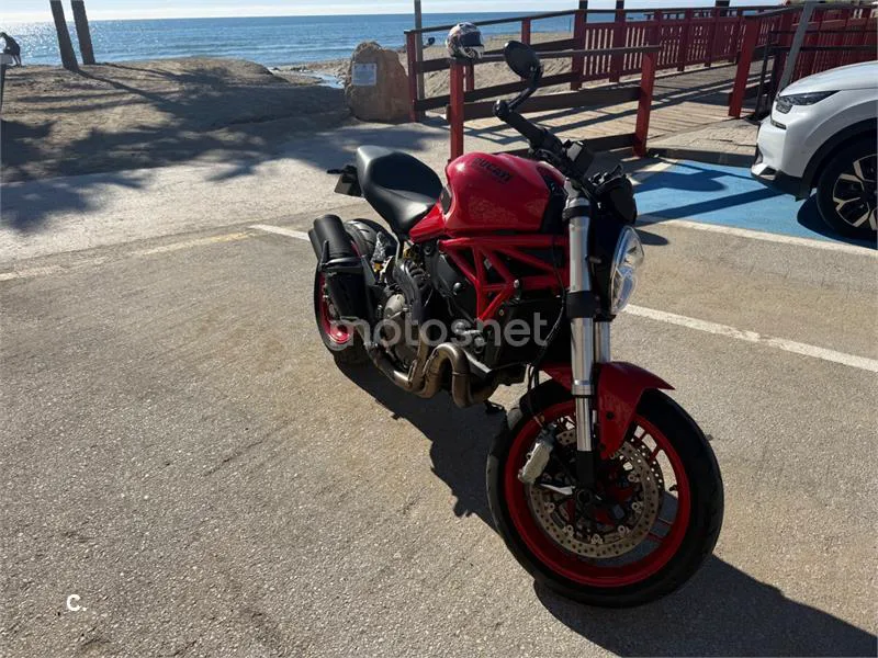 Ducati Monster 821 – Vista 3