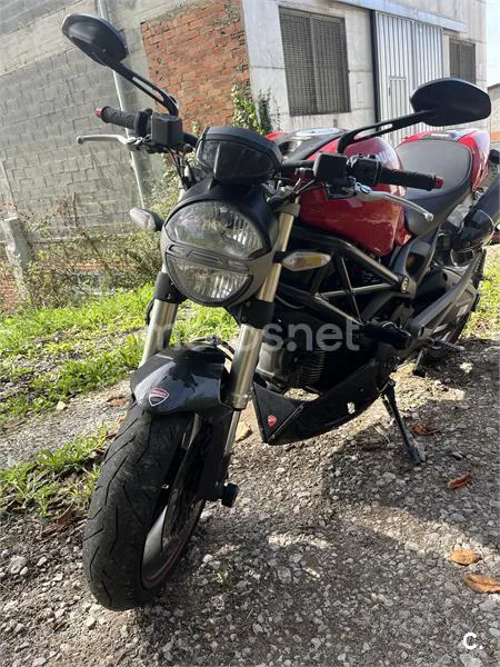 Ducati Monster 696+ ABS – Vista 2