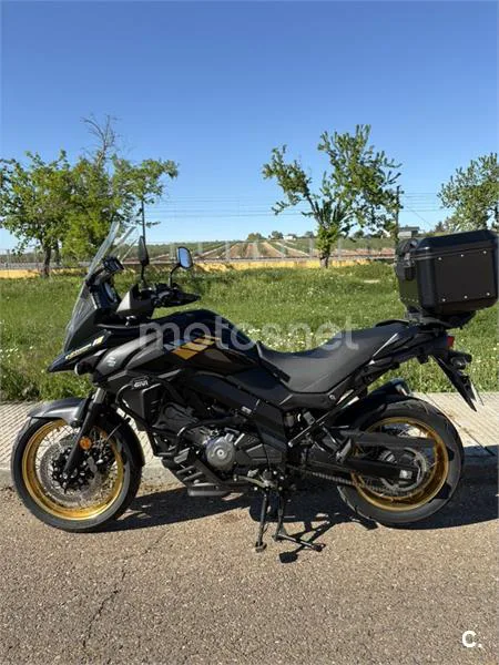 Suzuki V-Strom 650 XT – Vista 10