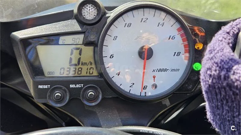 Yamaha YZF R6 – Vista 3