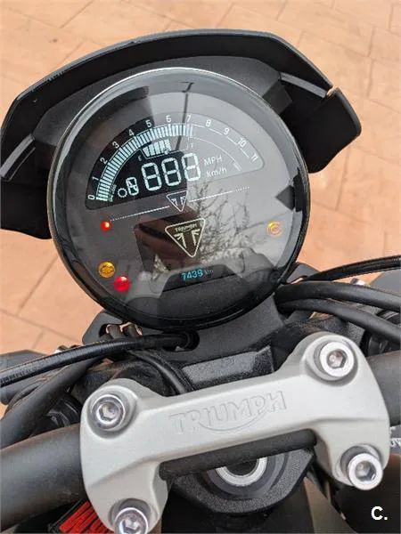 Triumph Trident 660 – Vista 6