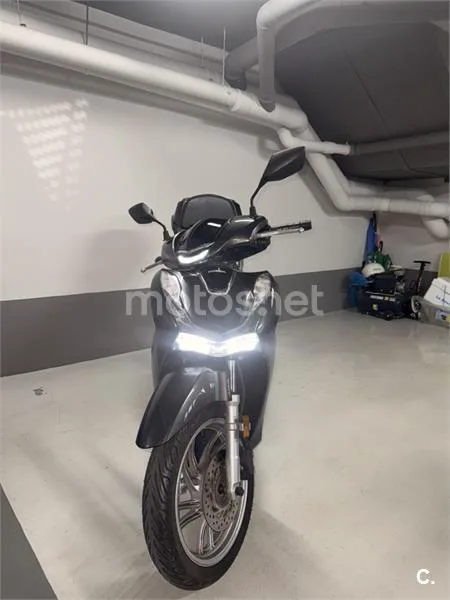 Honda SH125i – Vista 2