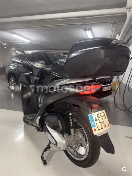 Honda SH125i – Vista 4