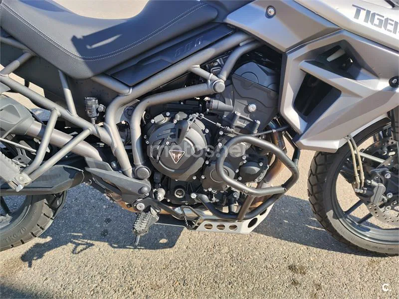 Triumph Tiger 800 XCX – Vista 3