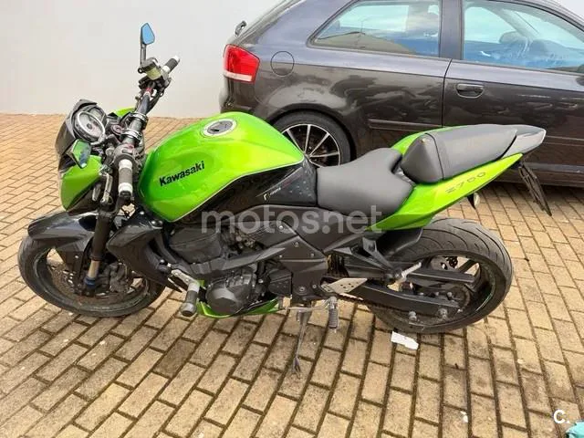 Kawasaki Z 750 – Vista 6