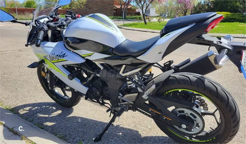 Kawasaki Ninja 125 – Vista 5