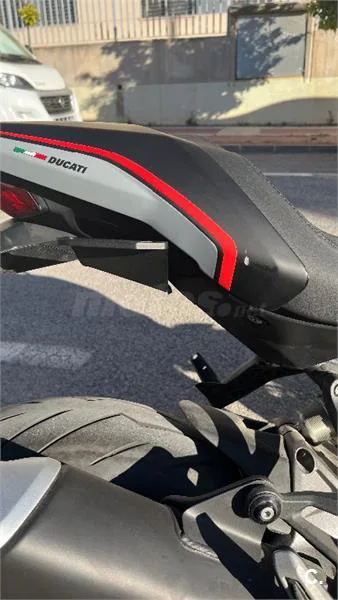 Ducati Monster 821 – Vista 9