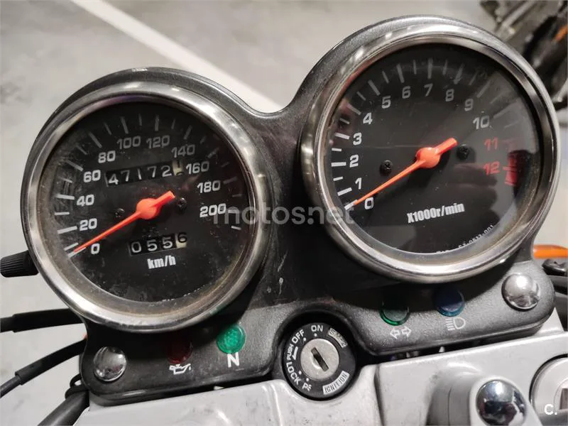 Suzuki GS 500 – Vista 10