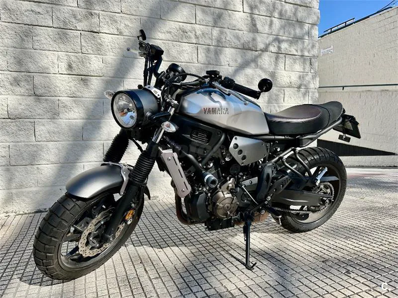 Yamaha XSR700 – Vista 12