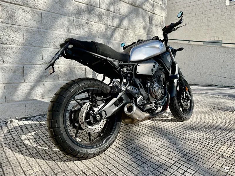 Yamaha XSR700 – Vista 13