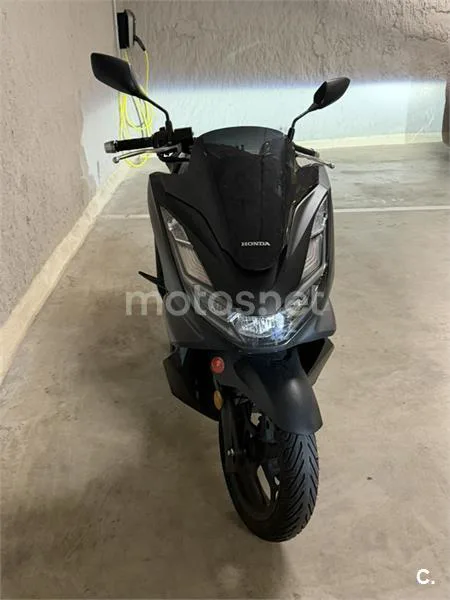 Honda PCX 125 – Vista 6