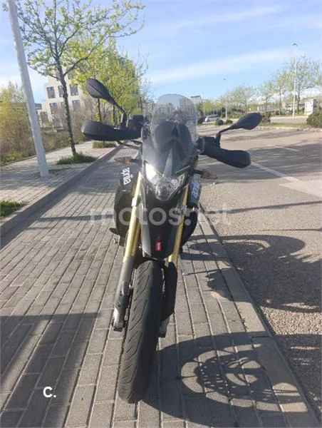 Aprilia SMV 750 Dorsoduro – Vista 3