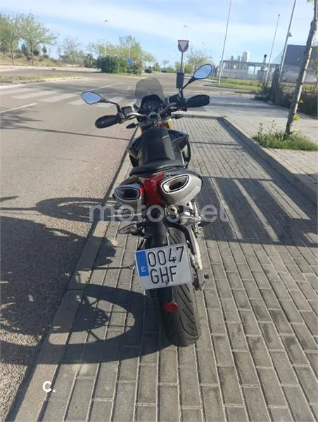 Aprilia SMV 750 Dorsoduro – Vista 4