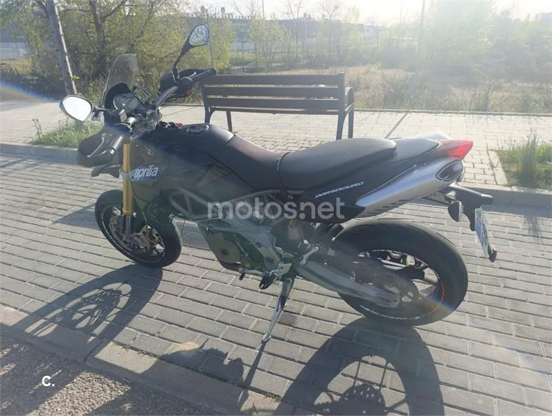 Aprilia SMV 750 Dorsoduro – Vista 5