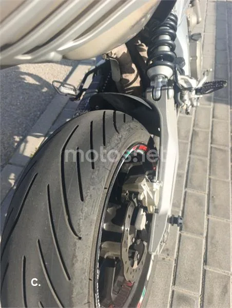 Aprilia SMV 750 Dorsoduro – Vista 8