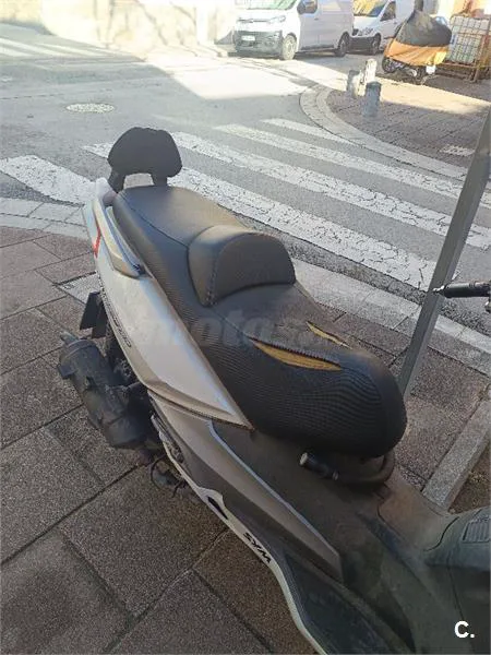 SYM Joymax 125 – Vista 3