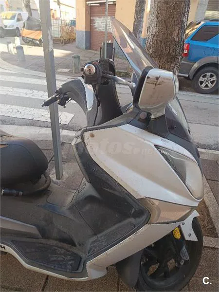 SYM Joymax 125 – Vista 8