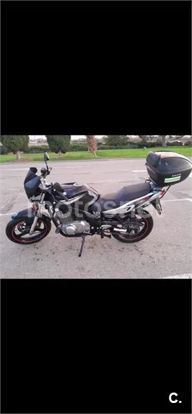 Suzuki GS 500 – Vista 2