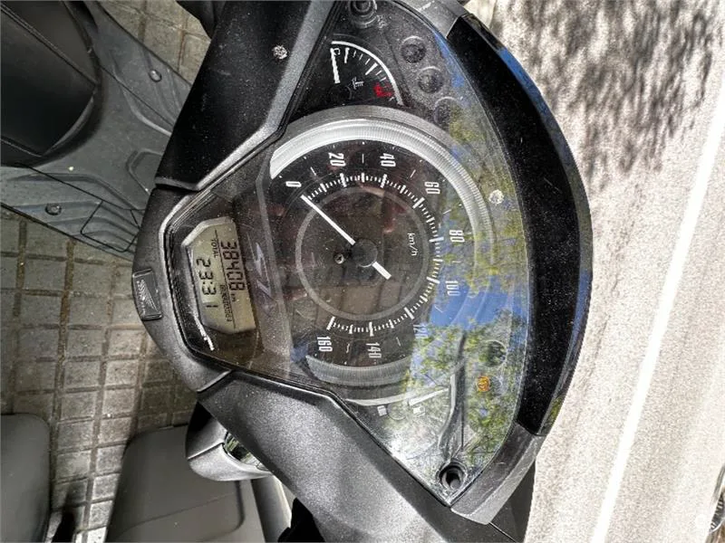 Honda SH125i – Vista 4