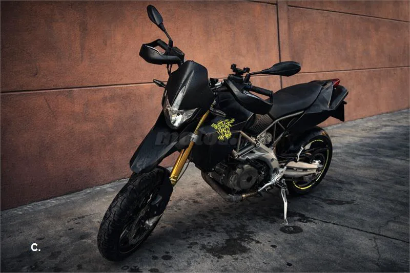 Aprilia SMV 750 Dorsoduro – Vista 2
