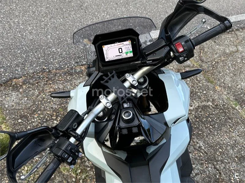 Honda X-ADV – Vista 7