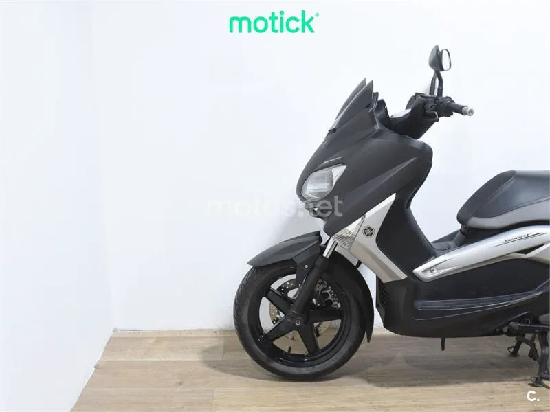 Yamaha XMAX 250 – Vista 8