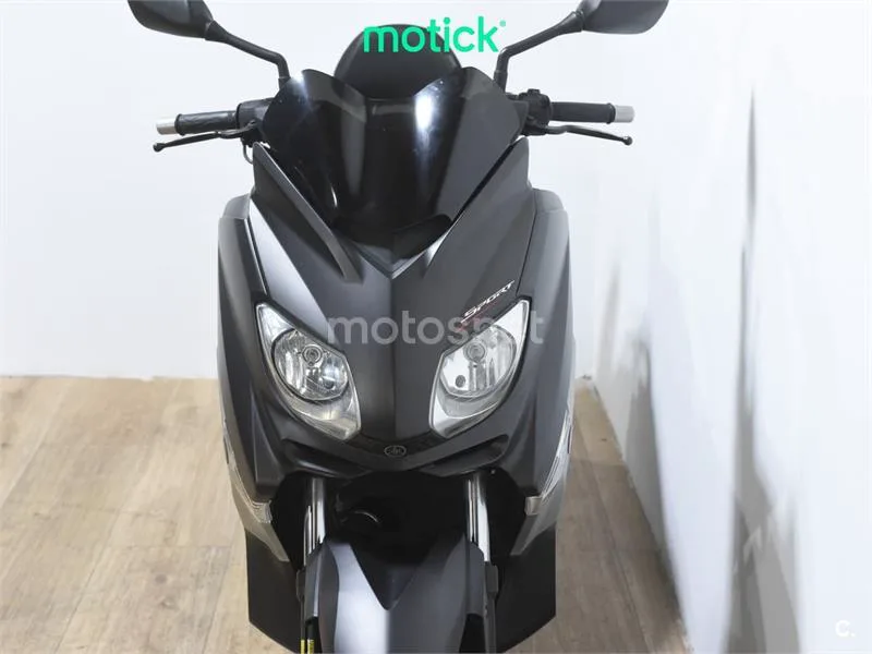 Yamaha XMAX 250 – Vista 11