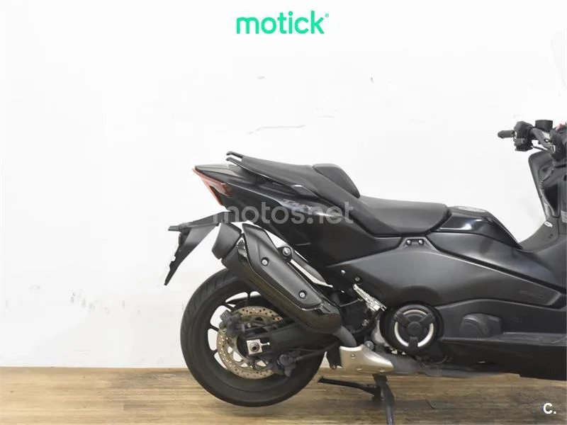 Yamaha TMAX – Vista 3