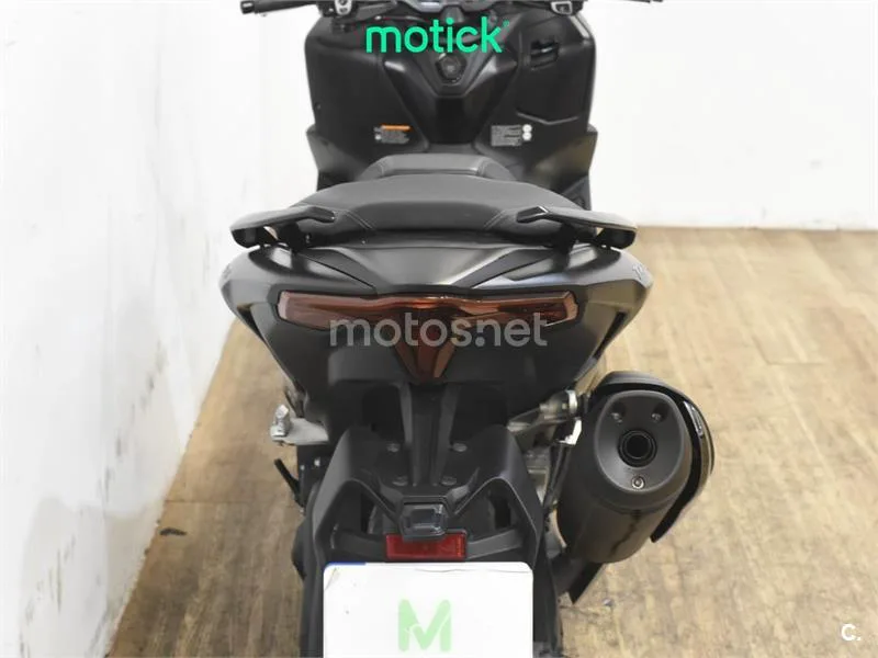 Yamaha TMAX – Vista 6