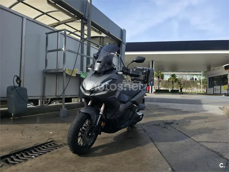 Honda ADV 350 – Vista 2