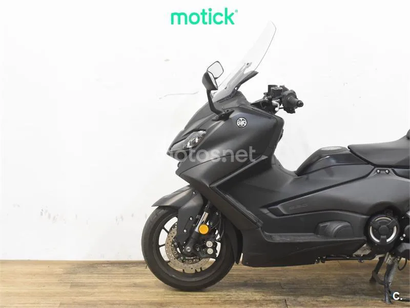 Yamaha TMAX – Vista 8