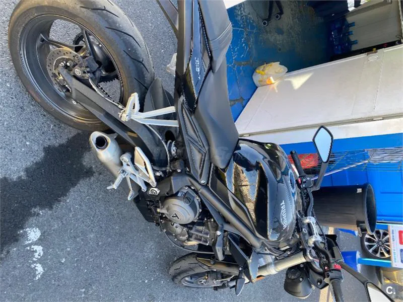 Triumph Street Triple – Vista 3