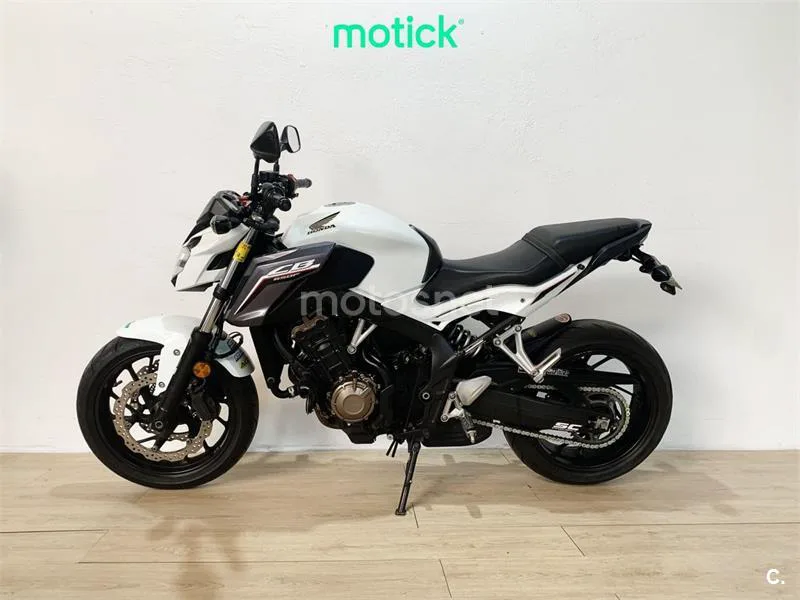 Honda CB 650 F – Vista 5