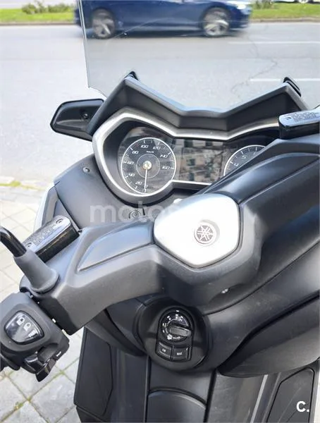 Yamaha XMAX 300 – Vista 9